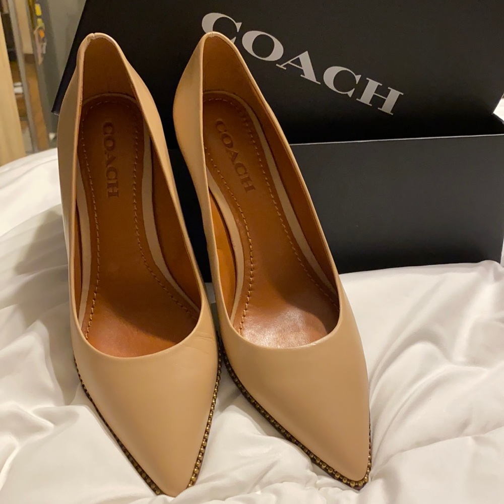 COACH pumps